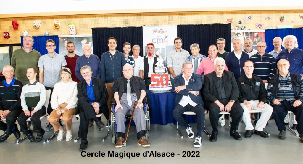 Les magiciens membres du CMA présents pour  fêter les 50 ans Cercle Magique Alsace