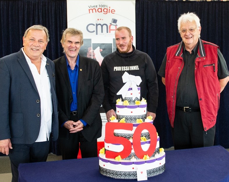 3 champions du monde de magie et le président du Cercle Magique d'Alsace présents pour fêter les 50 ans du club 